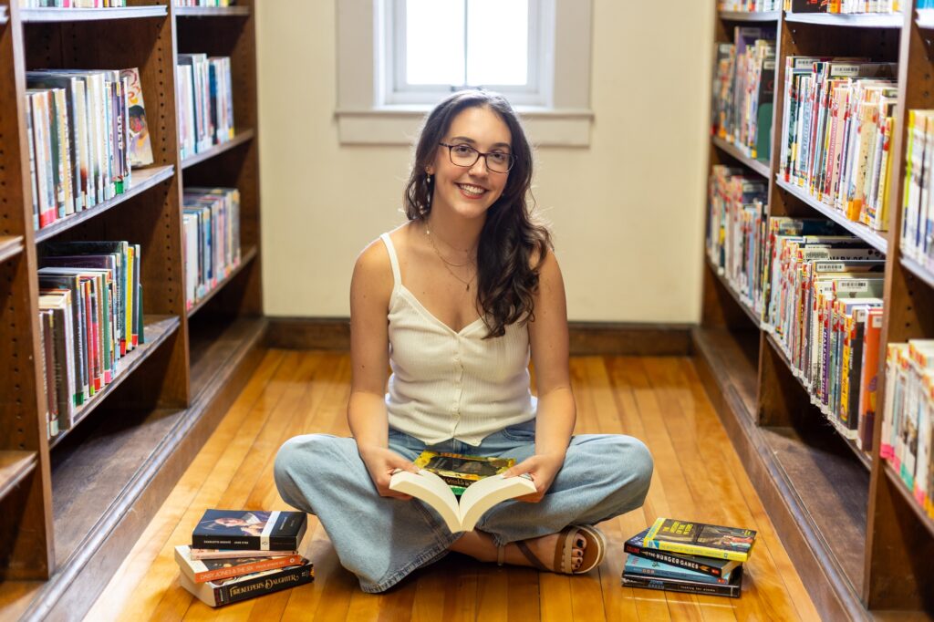 West Springfield Senior Portrait Photographer - Abby reading at the Westfield Library